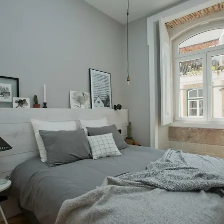 Appartement Update Urban Chic Flat In 19th Century Building 2 Bedrooms & 2 Bathrooms & Ac Alfama District Lissabon