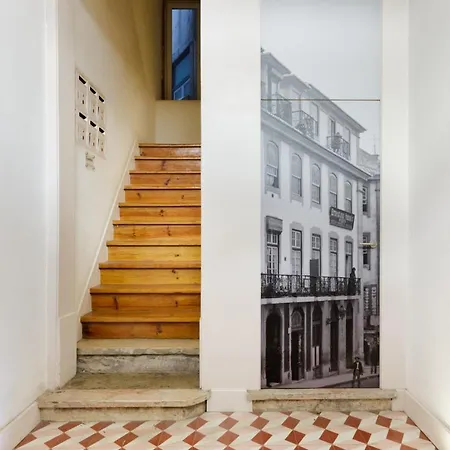 Update Urban Chic Flat In 19th Century Building 2 Bedrooms & 2 Bathrooms & Ac Alfama District ליסבון