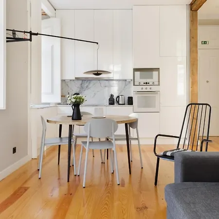 Update Urban Chic Flat In 19th Century Building 2 Bedrooms & 2 Bathrooms & Ac Alfama District * Лиссабон