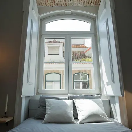 Update Urban Chic Flat In 19th Century Building 2 Bedrooms & 2 Bathrooms & Ac Alfama District